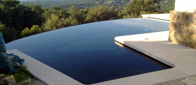 PISCINA NEGRA
