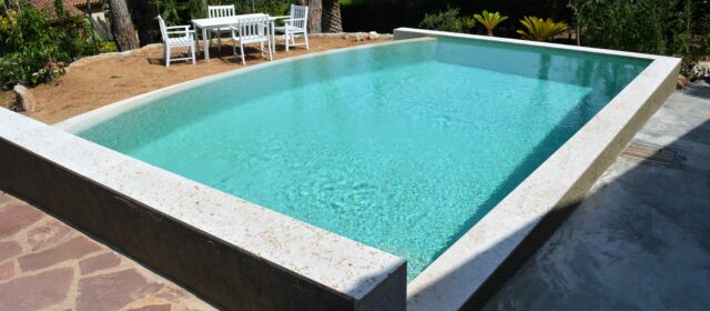 Piscina desbordante